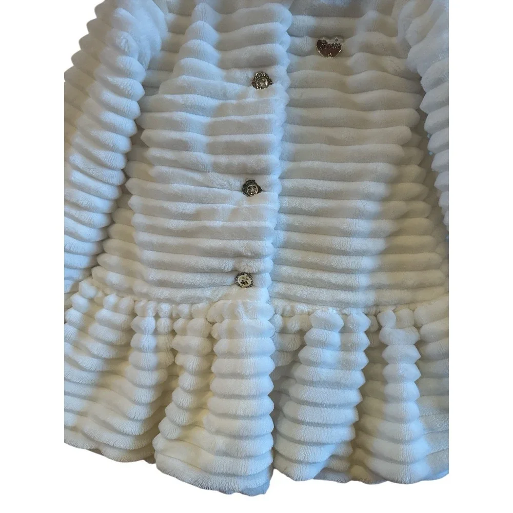 Juicy Couture White Faux Fur Children's Size 6 White Silver Buttons Lined Coat‎